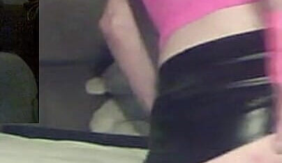 Dutch solo crossdresser in a homemade setup