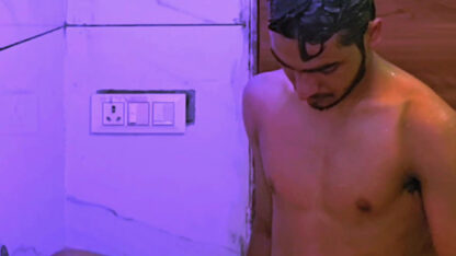 Zenin Goes Solo: Nude Femboy in the Bathroom
